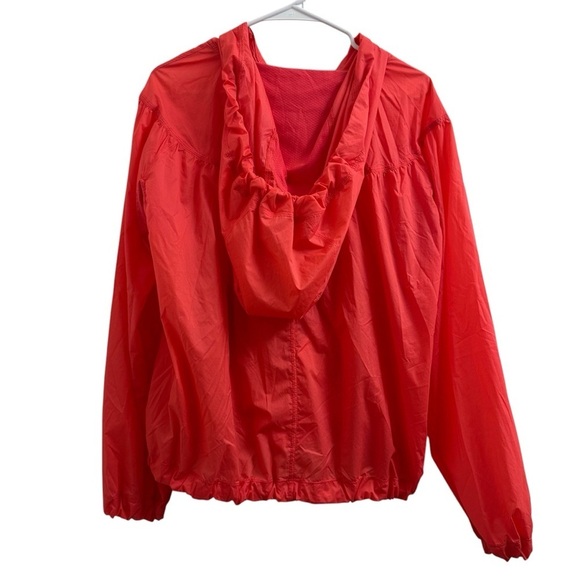 Lululemon wing breaker rain jacket with hoodie - Picture 4 of 8